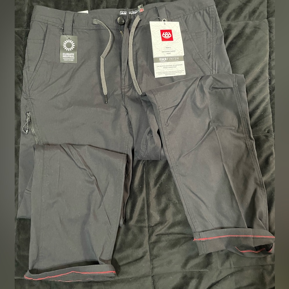 Men’s 686 anything cargo pant relaxed fit size 34x32 brand new